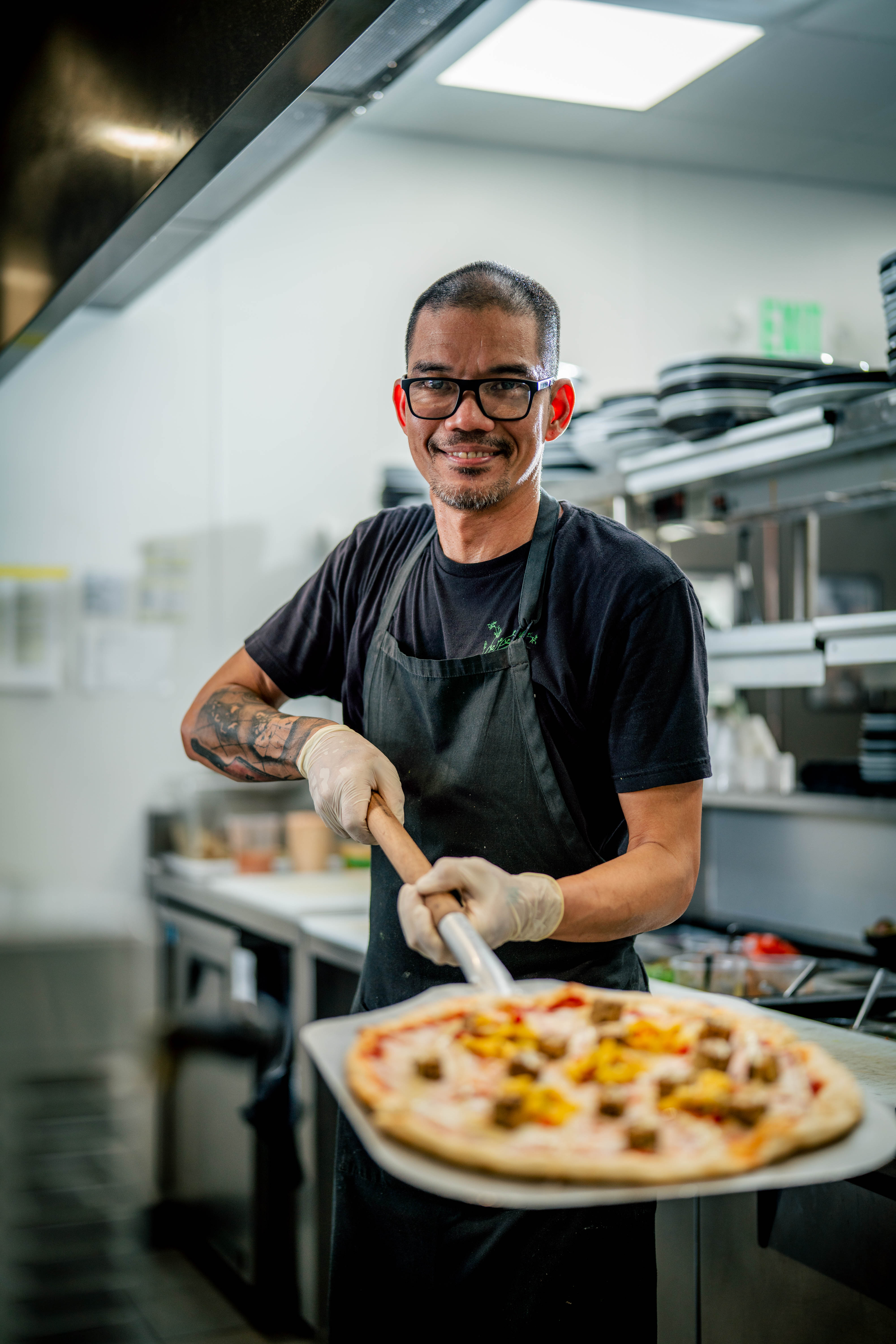 Jerk tofu pizza